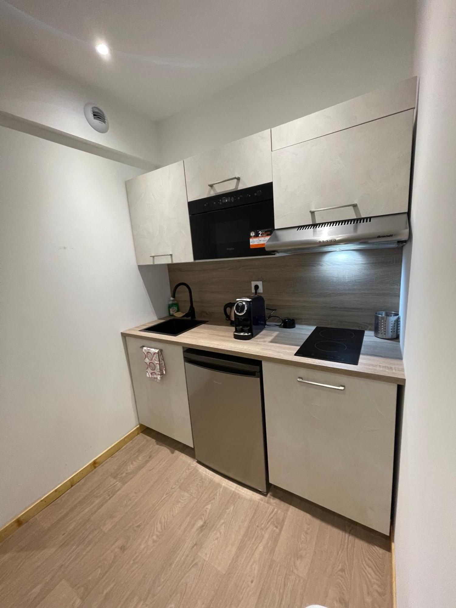 Le Salvador - Appart'Hotel De 18M2 A 44M2 La Talaudiere Exterior foto